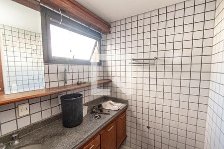Apartamento à venda com 200m², 3 quartos e 3 vagasBanheiro da suíte