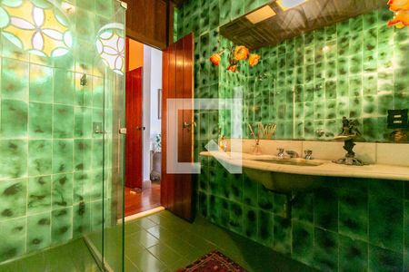 Casa à venda com 715m², 5 quartos e 6 vagasBanheiro da Suíte