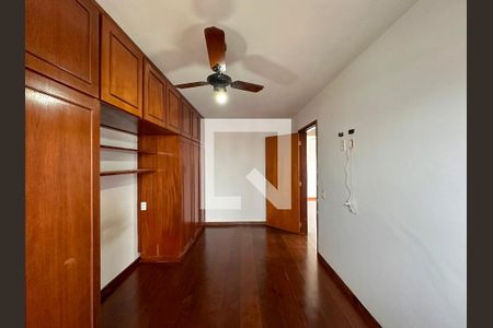 Apartamento à venda com 80m², 2 quartos e 3 vagasQuarto 2