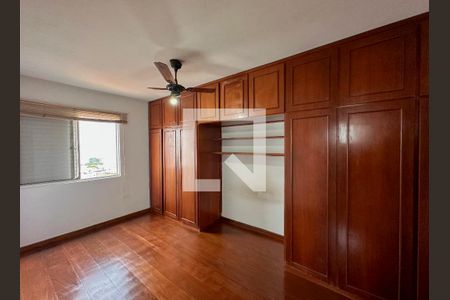 Apartamento à venda com 80m², 2 quartos e 3 vagasQuarto 2