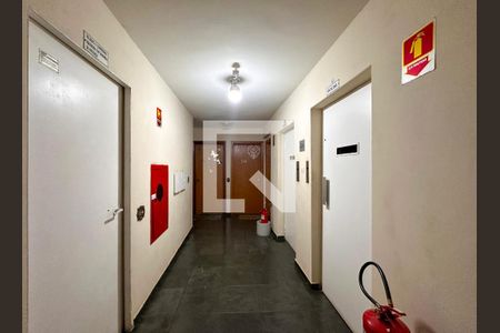 Apartamento à venda com 80m², 2 quartos e 3 vagasHall Apartamento