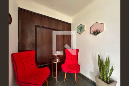 Apartamento à venda com 80m², 2 quartos e 3 vagasDetalhe Hall Social Bloco