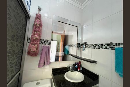 Casa à venda com 152m², 3 quartos e 2 vagas Casa à venda com 152m², 3 quartos e 2 vagasBanheiro da Suíte