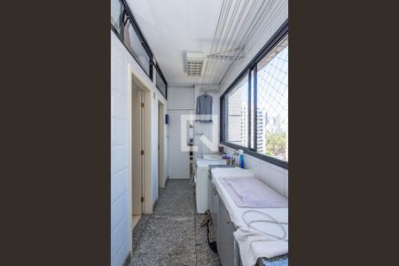 Apartamento à venda com 304m², 4 quartos e 4 vagas Apartamento à venda com 304m², 4 quartos e 4 vagasÁrea de Serviço