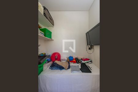 Apartamento à venda com 304m², 4 quartos e 4 vagas Apartamento à venda com 304m², 4 quartos e 4 vagasQuarto de Serviço