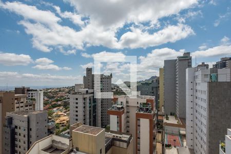 Apartamento à venda com 304m², 4 quartos e 4 vagas Apartamento à venda com 304m², 4 quartos e 4 vagasQuarto 3