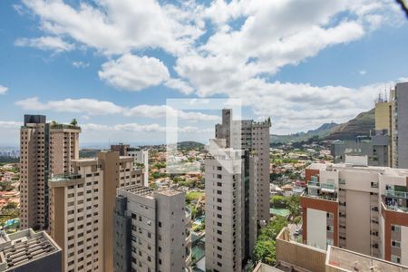 Apartamento à venda com 304m², 4 quartos e 4 vagas Apartamento à venda com 304m², 4 quartos e 4 vagasVaranda da Sala 1