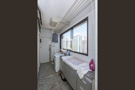 Apartamento à venda com 304m², 4 quartos e 4 vagas Apartamento à venda com 304m², 4 quartos e 4 vagasÁrea de Serviço