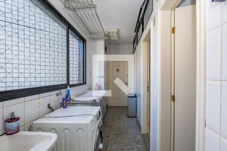 Apartamento à venda com 304m², 4 quartos e 4 vagas Apartamento à venda com 304m², 4 quartos e 4 vagasÁrea de Serviço