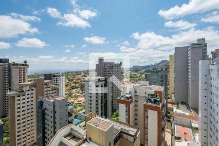 Apartamento à venda com 304m², 4 quartos e 4 vagas Apartamento à venda com 304m², 4 quartos e 4 vagasVaranda da cobertura