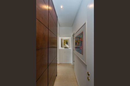 Apartamento à venda com 304m², 4 quartos e 4 vagas Apartamento à venda com 304m², 4 quartos e 4 vagasCorredor