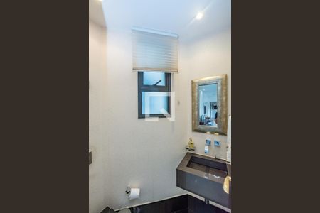 Apartamento à venda com 304m², 4 quartos e 4 vagas Apartamento à venda com 304m², 4 quartos e 4 vagasLavabo