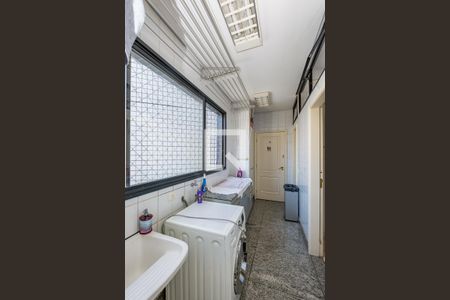 Apartamento à venda com 304m², 4 quartos e 4 vagas Apartamento à venda com 304m², 4 quartos e 4 vagasÁrea de Serviço