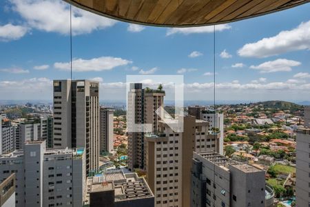Apartamento à venda com 304m², 4 quartos e 4 vagas Apartamento à venda com 304m², 4 quartos e 4 vagasCobertura - Sala