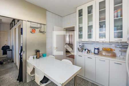 Apartamento à venda com 304m², 4 quartos e 4 vagas Apartamento à venda com 304m², 4 quartos e 4 vagasCozinha