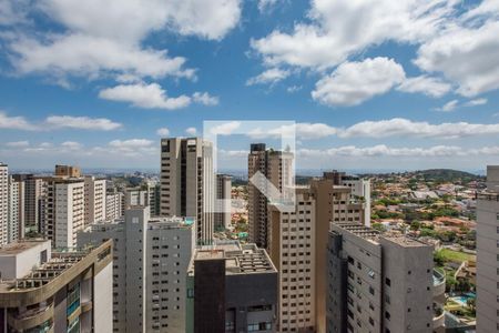Apartamento à venda com 304m², 4 quartos e 4 vagas Apartamento à venda com 304m², 4 quartos e 4 vagasVaranda da Sala 1