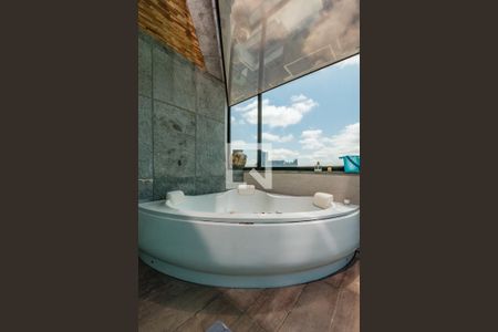 Apartamento à venda com 304m², 4 quartos e 4 vagas Apartamento à venda com 304m², 4 quartos e 4 vagasBanheira de hidromassagem