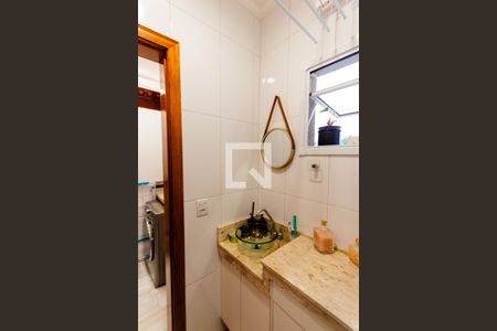 Apartamento à venda com 110m², 2 quartos e 2 vagas Apartamento à venda com 110m², 2 quartos e 2 vagasBanheiro de Serviço