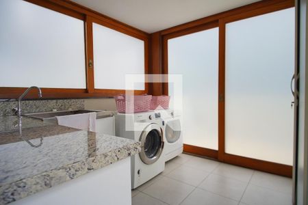 Apartamento à venda com 250m², 3 quartos e 2 vagasÁrea de serviço