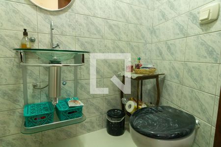 Casa à venda com 112m², 3 quartos e 3 vagas Casa à venda com 112m², 3 quartos e 3 vagasBanheiro