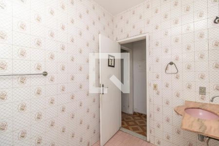 Casa à venda com 600m², 3 quartos e 2 vagas Casa à venda com 600m², 3 quartos e 2 vagasBanheiro Social