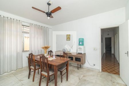 Casa à venda com 600m², 3 quartos e 2 vagas Casa à venda com 600m², 3 quartos e 2 vagasCopa