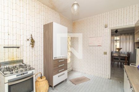 Casa à venda com 600m², 3 quartos e 2 vagas Casa à venda com 600m², 3 quartos e 2 vagasCozinha