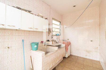 Casa à venda com 600m², 3 quartos e 2 vagas Casa à venda com 600m², 3 quartos e 2 vagasLavanderia