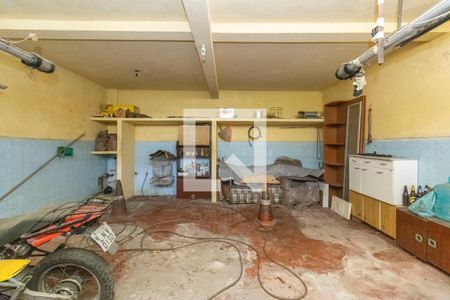 Casa à venda com 600m², 3 quartos e 2 vagas Casa à venda com 600m², 3 quartos e 2 vagasGaragem