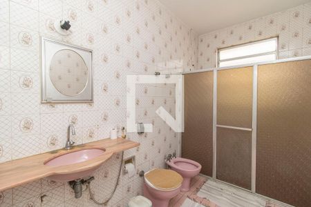 Casa à venda com 600m², 3 quartos e 2 vagas Casa à venda com 600m², 3 quartos e 2 vagasBanheiro Social