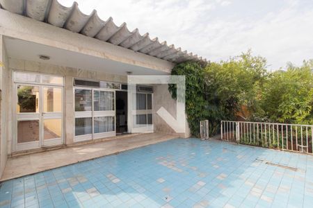 Casa à venda com 600m², 3 quartos e 2 vagas Casa à venda com 600m², 3 quartos e 2 vagasVaranda/Quintal