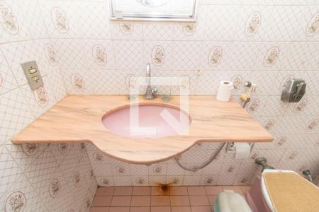 Casa à venda com 600m², 3 quartos e 2 vagas Casa à venda com 600m², 3 quartos e 2 vagasDetalhe do Banheiro Social