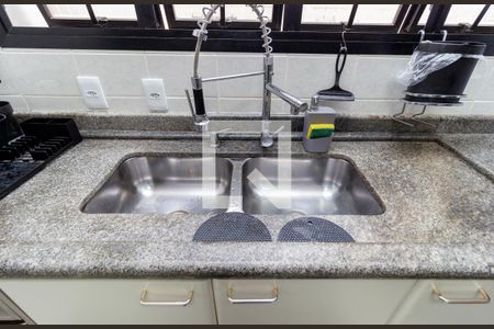 Apartamento à venda com 167m², 3 quartos e 2 vagas Apartamento à venda com 167m², 3 quartos e 2 vagasDetalhe - Cozinha