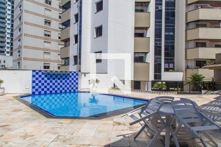 Apartamento à venda com 167m², 3 quartos e 2 vagas Apartamento à venda com 167m², 3 quartos e 2 vagasPiscina