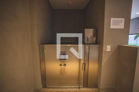 Studio à venda com 37m², 1 quarto e 1 vaga Studio à venda com 37m², 1 quarto e 1 vagaEspaço de Jogos - Elevador PNE