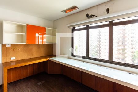 Apartamento à venda com 454m², 3 quartos e 4 vagas Apartamento à venda com 454m², 3 quartos e 4 vagasEscritório