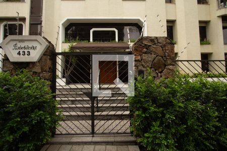 Apartamento à venda com 454m², 3 quartos e 4 vagas Apartamento à venda com 454m², 3 quartos e 4 vagasFachada