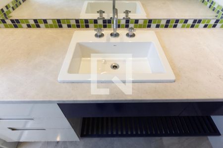 Apartamento à venda com 454m², 3 quartos e 4 vagas Apartamento à venda com 454m², 3 quartos e 4 vagasBanheiro da Suíte 2