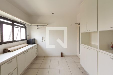 Apartamento à venda com 454m², 3 quartos e 4 vagas Apartamento à venda com 454m², 3 quartos e 4 vagasÁrea de Serviço