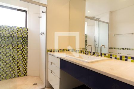 Apartamento à venda com 454m², 3 quartos e 4 vagas Apartamento à venda com 454m², 3 quartos e 4 vagasBanheiro da Suíte 2