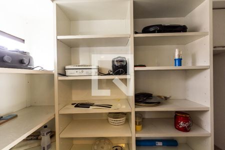 Apartamento à venda com 454m², 3 quartos e 4 vagas Apartamento à venda com 454m², 3 quartos e 4 vagasDespensa