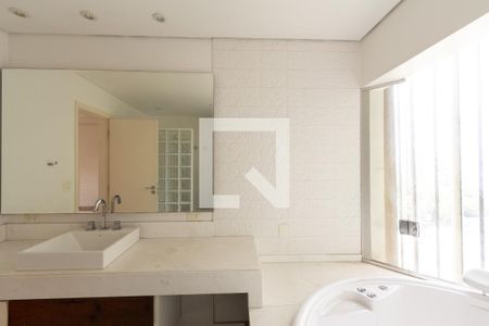 Apartamento à venda com 454m², 3 quartos e 4 vagas Apartamento à venda com 454m², 3 quartos e 4 vagasBanheiro da Suíte 3