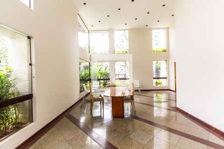 Apartamento à venda com 454m², 3 quartos e 4 vagas Apartamento à venda com 454m², 3 quartos e 4 vagasÁrea comum - Salão de festas