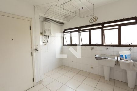 Apartamento à venda com 454m², 3 quartos e 4 vagas Apartamento à venda com 454m², 3 quartos e 4 vagasÁrea de Serviço