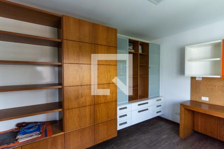 Apartamento à venda com 454m², 3 quartos e 4 vagas Apartamento à venda com 454m², 3 quartos e 4 vagasEscritório