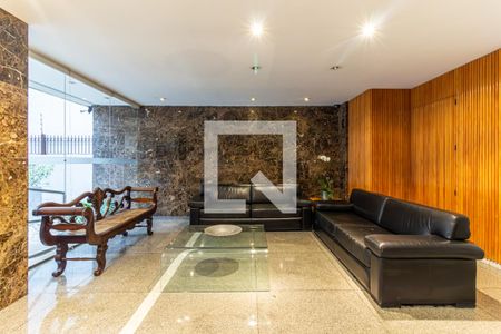 Apartamento à venda com 200m², 3 quartos e 2 vagas Apartamento à venda com 200m², 3 quartos e 2 vagasÁrea Comum - Hall de Entrada