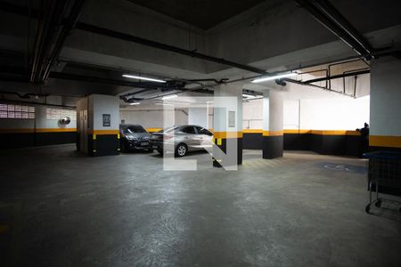 Apartamento para alugar com 36m², 1 quarto e 1 vaga Apartamento para alugar com 36m², 1 quarto e 1 vagaGaragem