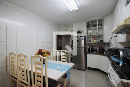 Casa à venda com 171m², 3 quartos e 2 vagasCozinha