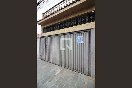 Casa à venda com 171m², 3 quartos e 2 vagasFachada