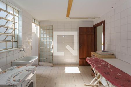 Casa à venda com 515m², 5 quartos e 6 vagasÁrea de Serviço